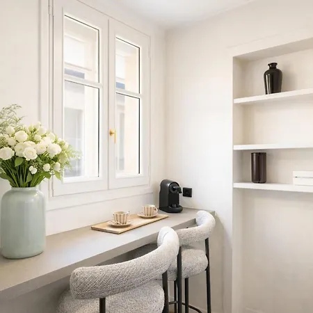 Arc De Triomphe - Prestige With Lift For 5 * Paris