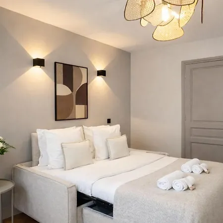 Arc De Triomphe - Prestige With Lift For 5 Apartment *